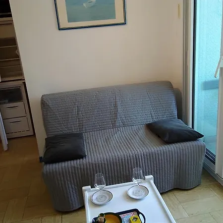 Apartment Gruissan: T2 Avec Piscine, Internet, Parking, Proche Et Commerces - Fr-1-796-10 *