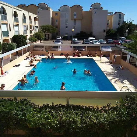 Gruissan: T2 Avec Piscine, Internet, Parking, Proche Et Commerces - Fr-1-796-10 Apartment Gruissan